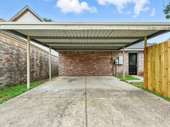 10640  Woodleaf Drive , Dallas Texas 75227