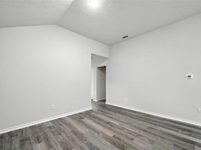 10640  Woodleaf Drive , Dallas Texas 75227