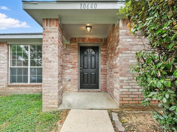 10640  Woodleaf Drive , Dallas Texas 75227