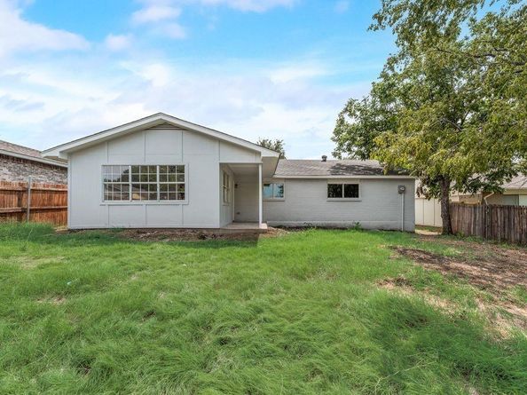 2015  Rose Hill Road , Carrollton Texas 75007