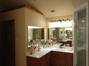 1120  Hidden Oaks Drive , Bedford Texas 76022