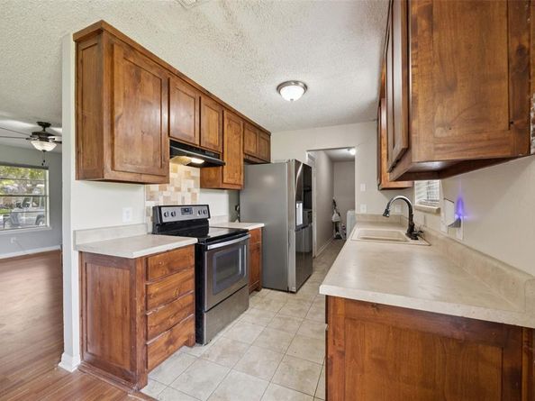 229  Mountain View Drive , Azle Texas 76020