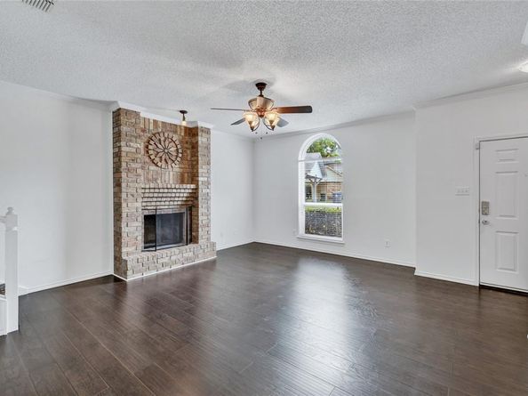 2815  Inniswood Circle , Arlington Texas 76015
