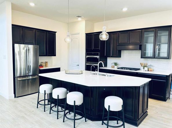 8243  Agarito Way , Dallas Texas 75252
