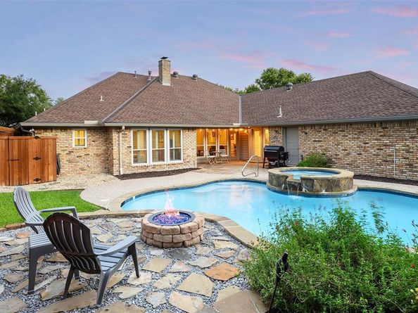 7307  Hundley Boulevard , Dallas Texas 75231