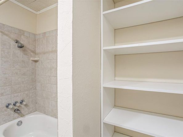 1913  Galahad Lane , Arlington Texas 76014