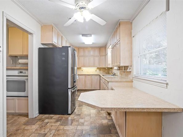 1913  Galahad Lane , Arlington Texas 76014