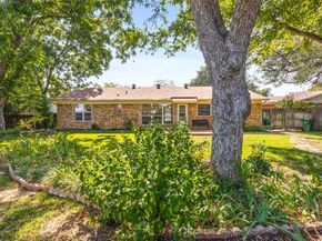 1913  Galahad Lane , Arlington Texas 76014
