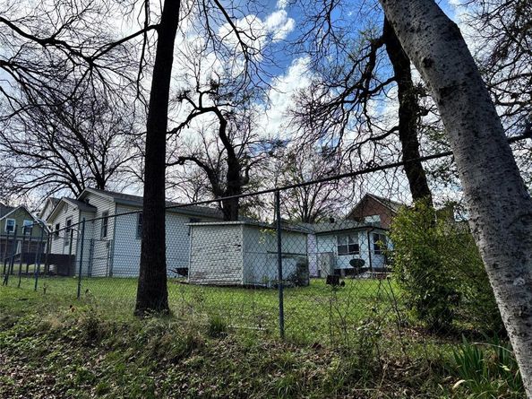 8043  Deer Trail Drive , Dallas Texas 75238