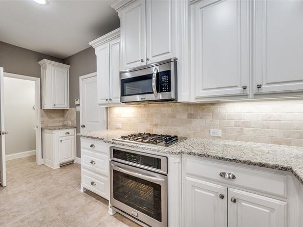 4646  Rhett Lane  F, Carrollton Texas 75010