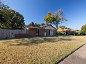710  Waynelee Drive , Lancaster Texas 75146