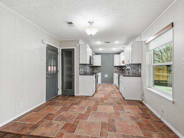 1321  Kings Row , Denton Texas 76209