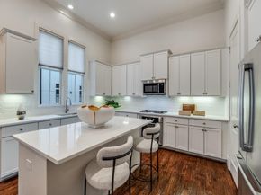 2114  Aylesport Drive , Dallas Texas 75201