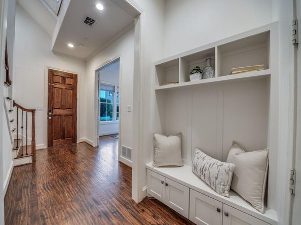 2114  Aylesport Drive , Dallas Texas 75201