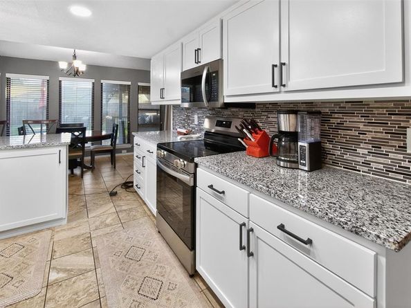 1326  Dogwood Trail , Lewisville Texas 75067