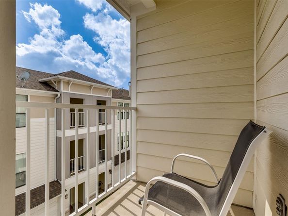 2407  Stutz Drive  B5, Dallas Texas 75235