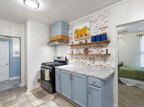 3000  Haynie Street , Fort Worth Texas 76112