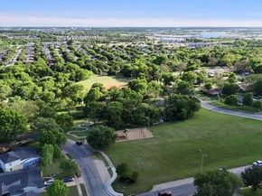 4633  Lynnacre Drive , Dallas Texas 75211