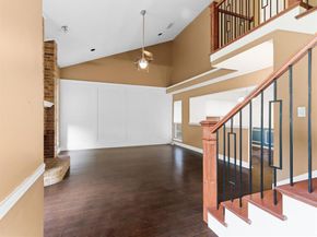 1522  Knollview Lane , Carrollton Texas 75007