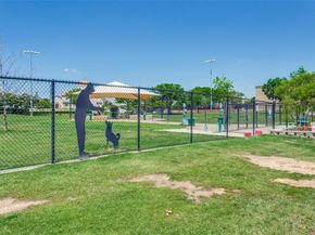 1522  Knollview Lane , Carrollton Texas 75007
