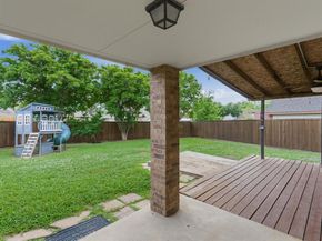 1522  Knollview Lane , Carrollton Texas 75007