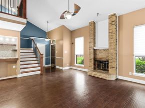 1522  Knollview Lane , Carrollton Texas 75007