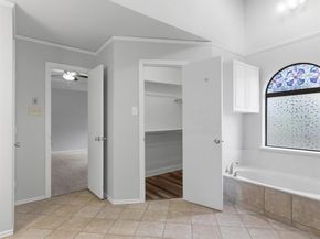 1522  Knollview Lane , Carrollton Texas 75007