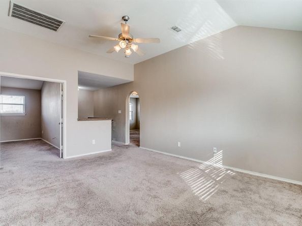 424  Heritage Drive , Crowley Texas 76036