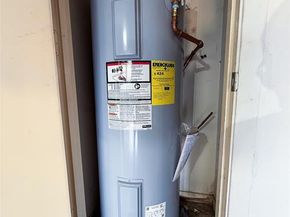 7450  Holly Hill Drive  103, Dallas Texas 75231