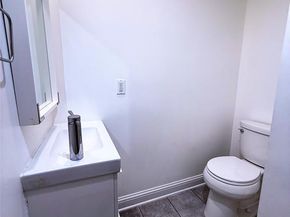 7450  Holly Hill Drive  103, Dallas Texas 75231