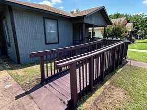 1038 E Maddox Avenue , Fort Worth Texas 76104