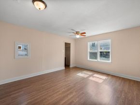 1038 E Maddox Avenue , Fort Worth Texas 76104