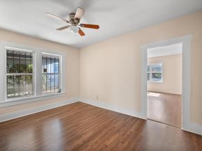 1038 E Maddox Avenue , Fort Worth Texas 76104