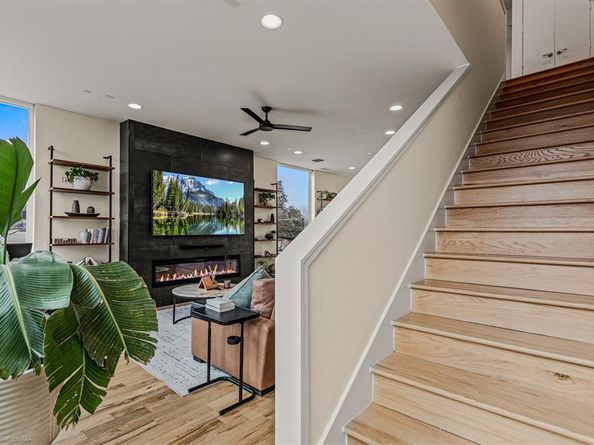 304  Mathey Court , Dallas Texas 75208