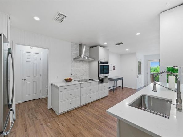 1132  Trinity Drive , Benbrook Texas 76126