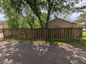 3402  Glenhaven Boulevard , Dallas Texas 75211