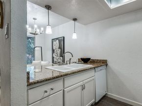 4525  Gilbert   204, Dallas Texas 75219