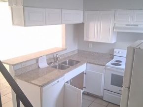 9459  Olde Towne Row , Dallas Texas 75227