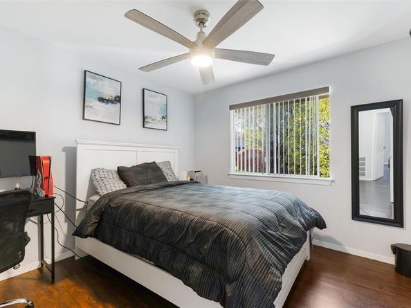 1031  Park Avenue , Carrollton Texas 75006