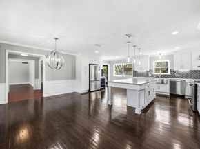 1636 W Red Bird Lane , Dallas Texas 75232