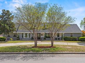 1636 W Red Bird Lane , Dallas Texas 75232