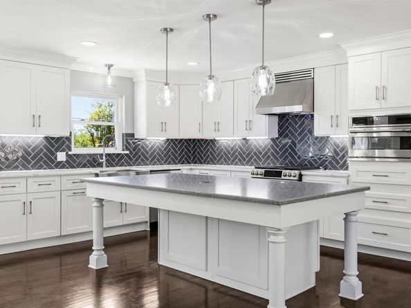 1636 W Red Bird Lane , Dallas Texas 75232