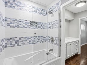 1636 W Red Bird Lane , Dallas Texas 75232