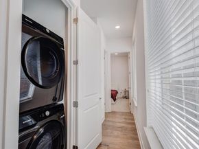 114 E Chester Court , Dallas Texas 75203