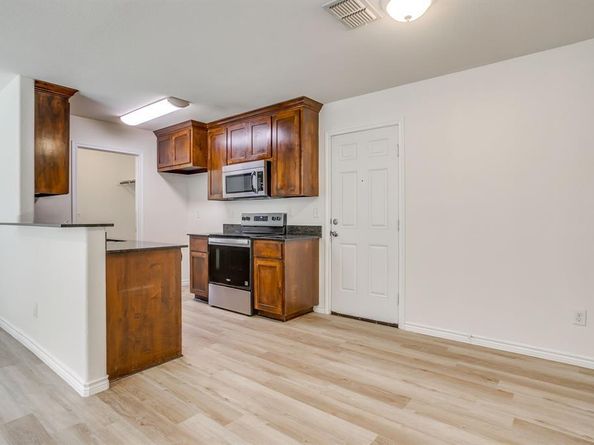 3955  Alamo Avenue , Fort Worth Texas 76107