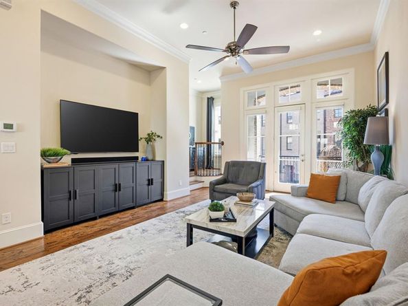 2174  Aylesport Drive , Dallas Texas 75201