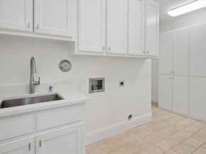 8511  Edgemere Road  102, Dallas Texas 75225