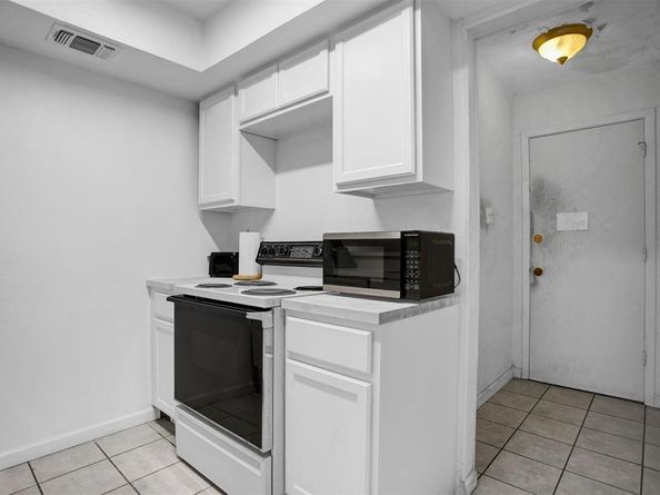 2930  Canis Circle , Garland Texas 75044