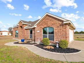 1547  Brookview Drive , Lancaster Texas 75146