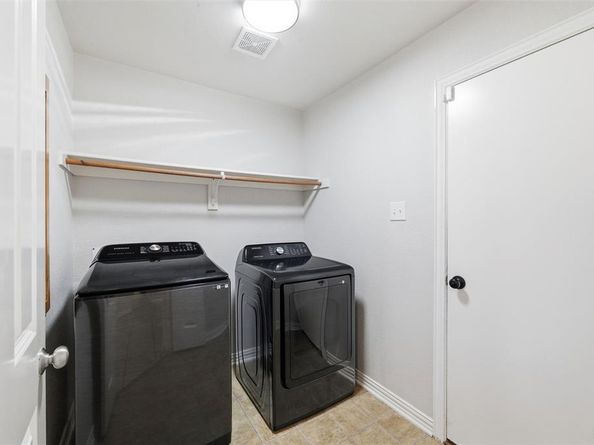 1547  Brookview Drive , Lancaster Texas 75146